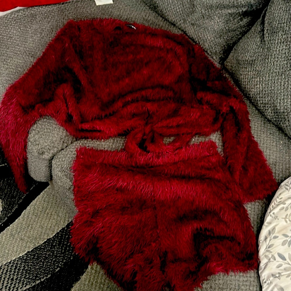 Beautiful cozy burgundy/red 2pc